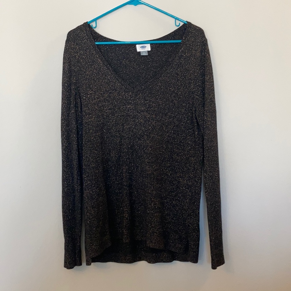 Women’s sweater.